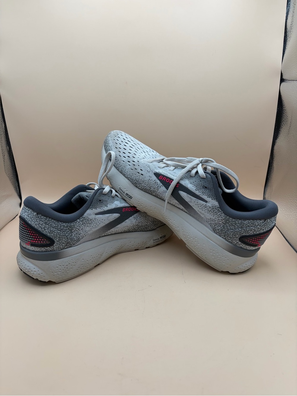 Brooks Ghost 16, Women’s Size 10 Gray Running Shoes - Picture 4 of 9